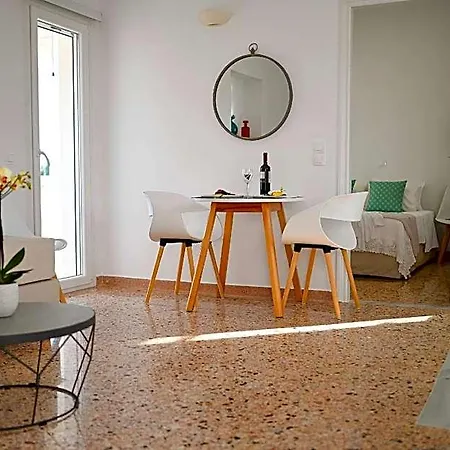 Dream White House Seaside Luxury Retreat Hotel